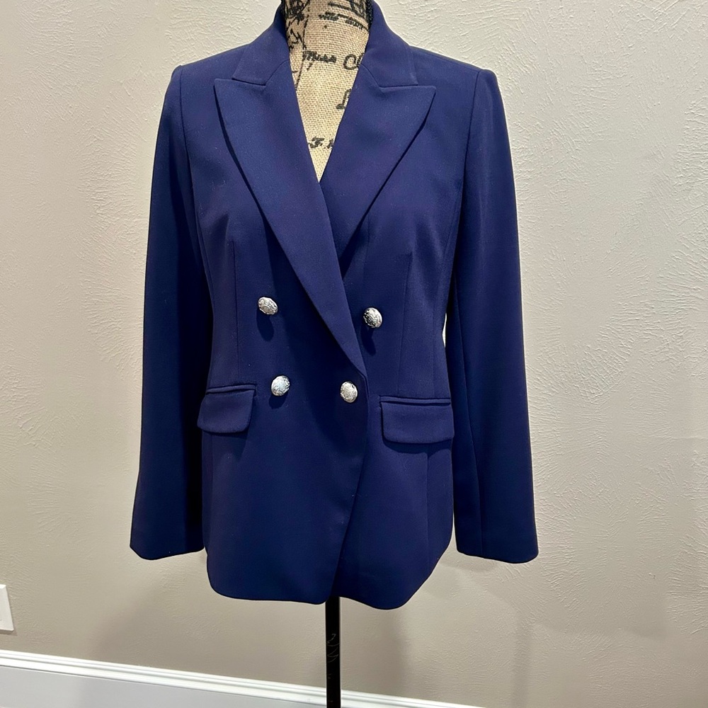 Talbots Blazer size 2. Navy. NWT double breasted with silver buttons non smoke